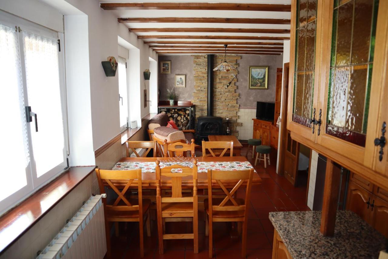 Casa Rural Cares Santa Maria de Valdeon Buitenkant foto