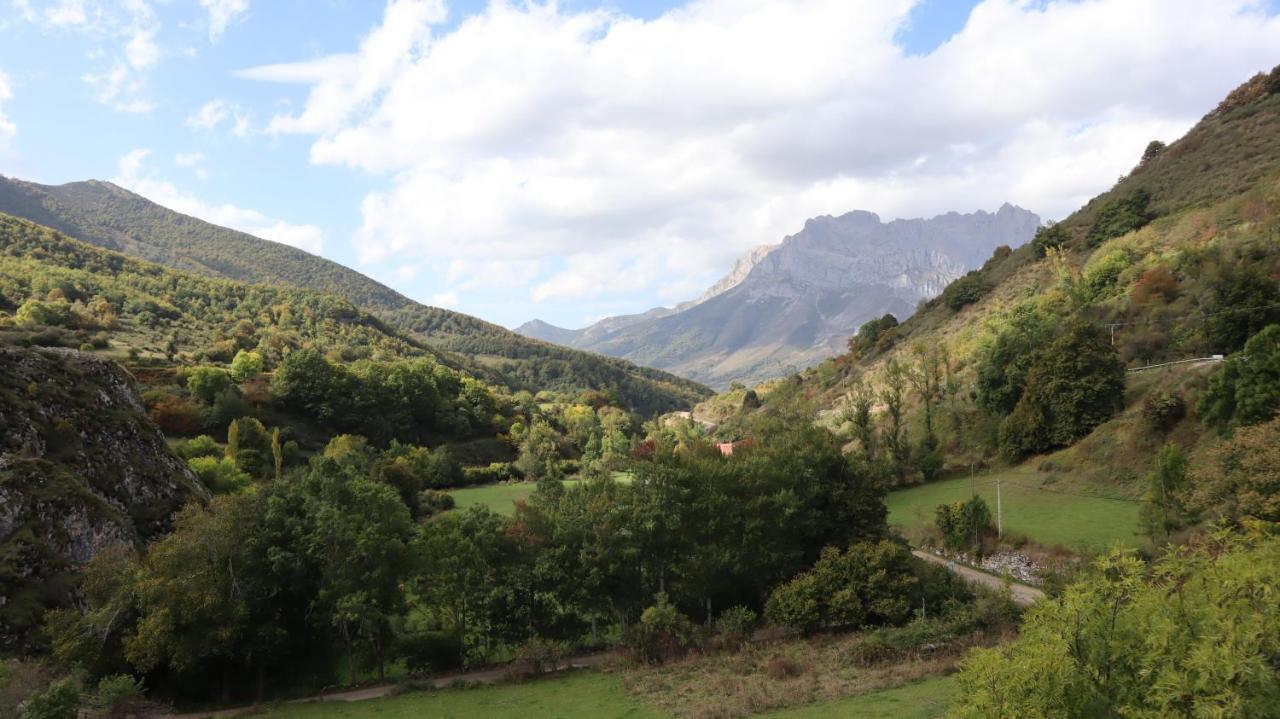 Casa Rural Cares Santa Maria de Valdeon Buitenkant foto